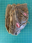 Rawlings PP130M Player Preferred Baseball Glove 13" Right Hand Catcher. Fixed Price $32.82.