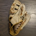 Vintage Louisville Slugger LSG50 Cowhide Junior Baseball Glove Right Handed Euc. Fixed Price $12.95.