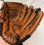 Rawlings Renegade RS1150BR Baseball Glove 11.5" Fastback Model Leather Rht. Fixed Price $15.00.