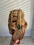 Spalding Ez-flex Adult Softball Glove 42-5365 "the Classic". Fixed Price $10.00.