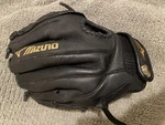 Mizuno MMX-123P Inch Ballpark Professional Model Baseball Glove Black Rht. Fixed Price $18.00.