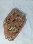 Wilson A2045 Professional Staff Snap Action Cowhide Baseball Glove Rht. TD4T. Fixed Price $29.99.