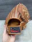 King Preffesional 115 Top Grain Steer Hide Right Throw Rht Baseball Glove 11.5. Fixed Price $22.00.