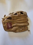 Rawlings RBG36Y Cal Ripkin Jr. 9.5" Youth Rht Baseball Glove. Fixed Price $15.99.