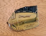 Franklin 12.5 Fieldmaster Series Right Hand Throw Baseball Glove 22602. Fixed Price $25.95.
