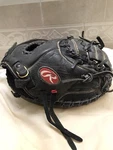 Rawlings Renegade Series Rcmbb 32.5 Boys Baseball Catchers Mitt Right Throw. Fixed Price $100.00.