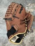 Mizuno Gpp 1100Y3 Baseball Glove Leather Right Handed Thrower. Fixed Price $24.99.
