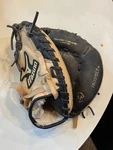 Mizuno Catcher's Mitt Gxc 105 32.50 Inch. Fixed Price $33.00.