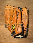 Wilson Baseball Fastback Glove, Barry Larkin #A2471 Advisory Staff Series. Fixed Price $24.50.