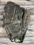 Macgregor M600 93660 Rht Leather Baseball Glove Mitt - 13.5". Fixed Price $8.09.