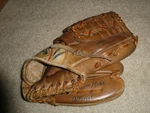 Vintage 1970S Fieldmaster Pittsburgh Pirates 16101 Leather Baseball Glove. Fixed Price $53.94.