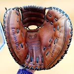 Louisville Slugger Genesis 1884 Series Genycm Catcher's Mitt Glove Youth Rht. Fixed Price $55.00.
