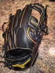 Mizuno Pro Select GPS1BG-400S2 11.5" Baseball Glove Rht. Fixed Price $225.00.