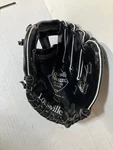 Louisville Slugger GMG85V 8.5" Kids Baseball Glove Right Hand Throw. Fixed Price $9.00.