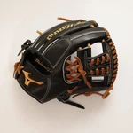Mizuno Pro GMP-4000R 11.5" Premium Infield (rht) Baseball Glove. Fixed Price $360.00.