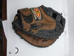 Easton NAT21W Baseball Catcher's Mitt Black & Brown Fits Left Hand For Rh Throwr. Fixed Price $29.99.