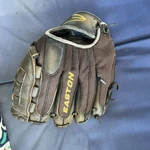 Easton 12" Salvo Glove Rht Right Hand Throw SVB1200 Leather Black Professional. Fixed Price $14.00.