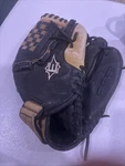 Easton Havoc Baseball Glove Black & Tan HVC125 Rht Euc. Fixed Price $30.00.