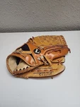 Louisville Slugger L1250 12.5IN Glove Rht Baseball Pre Used. Fixed Price $14.24.