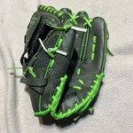 Franklin Shok Sorb 10.5 " Model 22756 Youth Baseball Glove Right Hand Throw. Fixed Price $11.99.