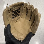 Adidas Youth Baseball Tee Glove Mitt Easy Close TS9500BR 9.5 Inch Rh Thrower. Fixed Price $15.00.