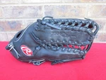 Rawlings GG135TSBB Gold Glove Series Trapeze 13.5 Softball Right Throw. Fixed Price $200.00.
