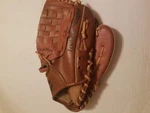 Louisville Slugger Left Mitt Glove H&b Rawhide Lacing Autograpghed Model HBG50G-. Fixed Price $8.00.