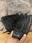 Mizuno Black Leather Baseball Glove 11.5GD Finger Adjustable Wrist Strap. Fixed Price $26.00.