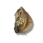 Louiseville Slugger 125 Series 32.5 Catcher Mitt 25CR5-CTM1 Right Hand Throw. Fixed Price $65.00.
