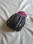 Mizuno Gpp 1005F2 Finch Leather Softball Glove Youth 10" Black Pink Rht. Fixed Price $19.99.