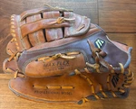 Mizuno MT580 Lht (left) Baseball/softbal Fielders Glove Brown Professional Model. Fixed Price $22.88.