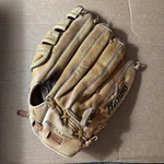 Vintage 70S Mizuno MT2072 Baseball Glove Multi Hinge Lite Flex Lht 80S. Fixed Price $20.00.