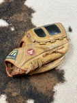 Rate Vintage Mizuno MT8000 Baseball Glove. Fixed Price $100.00.