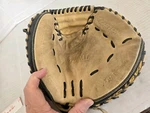 Easton NATY2000 Natural Series 32 Boys Baseball Catchers Mitt Rht Free Shipping. Fixed Price $87.39.