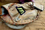 Mizuno Mzc 1050 Pro Scoop Catchers Youth Baseball Glove Mitt Right Handed Vtgv. Fixed Price $27.99.