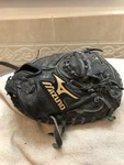 Mizuno GXC-112 30 Boys Fully Broken In Baseball Catchers Mitt Right Hand Throw. Fixed Price $85.00.