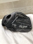 Rawlings Silverback SB125 12.5 Fastpitch Softball Glove Right Hand Throw. Fixed Price $75.00.