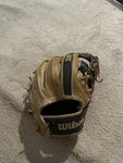 Wilson A2K 1786SC 11.5" Infield Baseball Glove Rht - WBW100409115. Fixed Price $250.00.