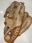 Vintage Regent Baseball Glove 03860 The Superstar Rht Korea. Fixed Price $15.00.