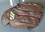 Mizuno Prospect Series, Power Close, Brown Retro Leather Baseball Glove.. Fixed Price $35.00.