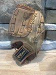 Wilson A2131 Baseball Glove Dave Cash Right Hand Thrower Pro Style. Fixed Price $24.99.