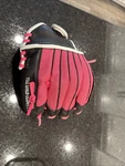 Rawlings Playmaker Rht Baseball Softball 10'' Youth Glove PM100BPW Pink/black. Fixed Price $7.99.