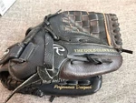 Rawlings PL1109BPU Players Series Baseball Glove Youth 11" Right Handed Thrower. Fixed Price $24.99.
