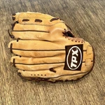 Louisville Slugger Tpx 1050H Baseball Glove 10.5 Genuine, Leather Series. Fixed Price $22.99.