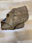 Spalding Model 42-915 Mel Stottlemyre Baseball Glove Box 51. Fixed Price $11.99.