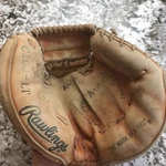 Rawlings C100-LT Catchers Mitt Baseball Glove Rht Century Series Leather. Fixed Price $26.99.