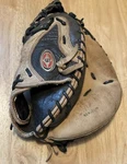 Easton Catchers Mitt UL24 Usa Steer Hide Rht Throw Baseball. Fixed Price $40.00.