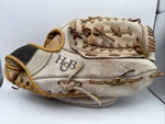 Louisville Slugger The Thief Rht 12" Baseball Glove LSG20. Fixed Price $24.95.