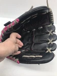 Louisville Slugger Baseball Softball Gloves Mitts Divaseriesprofessionalpattern. Fixed Price $26.89.