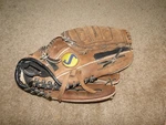 Spalding Leather Baseball Glove MODEL#WS10 Right Hand Thrower 12.5" Size. Fixed Price $15.99.